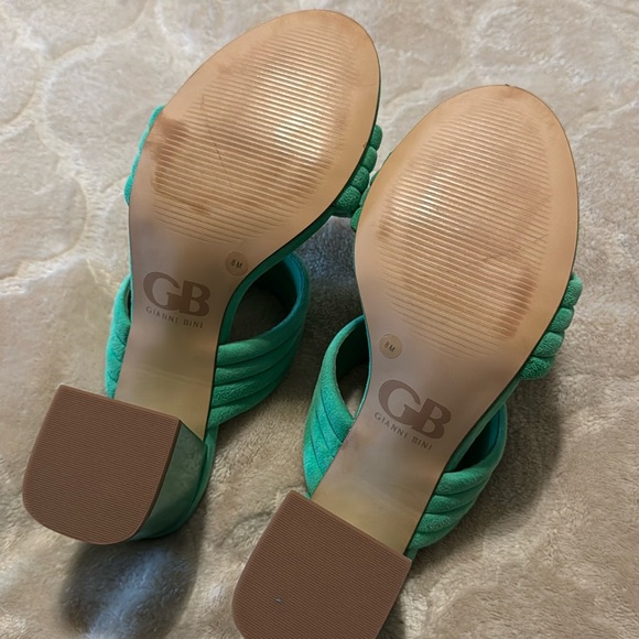 EUC GREEN HEELS - Picture 9 of 10